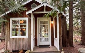 Lopez Farm Cottages & Tent Camping